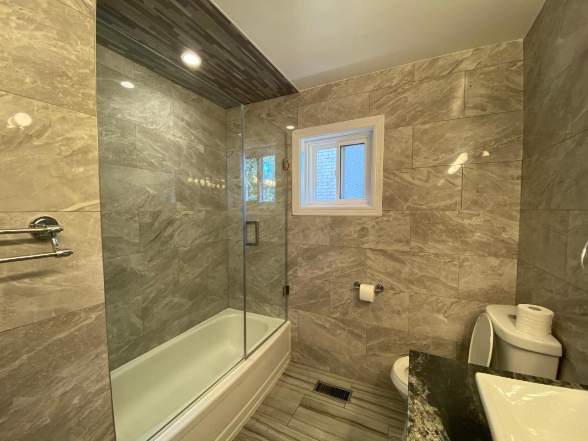 Yonge And Finch Subway !P Cozy & Quiet Private Bdr With Private Bathroom 多伦多 外观 照片